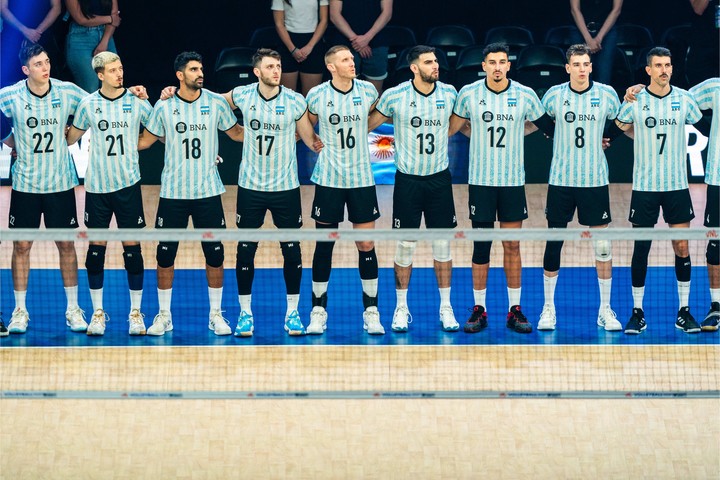 La Selección Argentina Mayor Masculina de Vóley en Zárate 