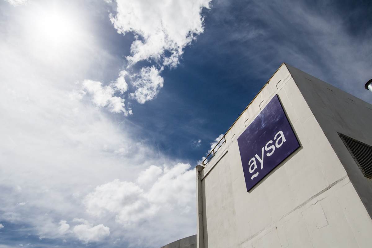 AySA ya tiene dos ofertas: quiénes compiten por quedarse con el 90% de la empresa