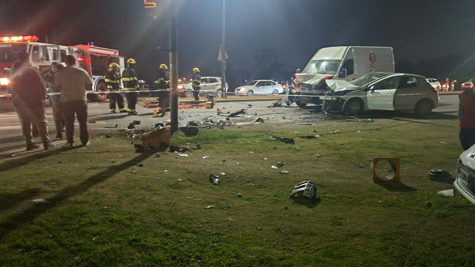 Choque fatal frente al Hospital Intermedio de Zárate dejó una mujer fallecida y tres personas hospitalizadas