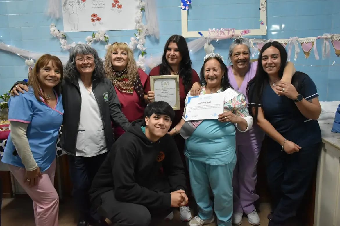 Feliz jubilación: el Hospital despidió con emoción a siete trabajadores de toda una vida