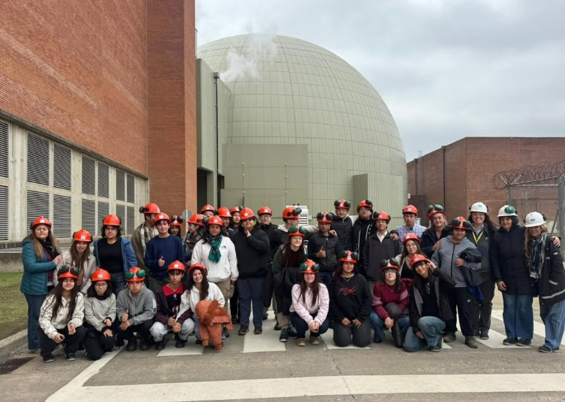 Alumnos de la Escuela del Tatú visitaron Nucleoeléctrica Argentina