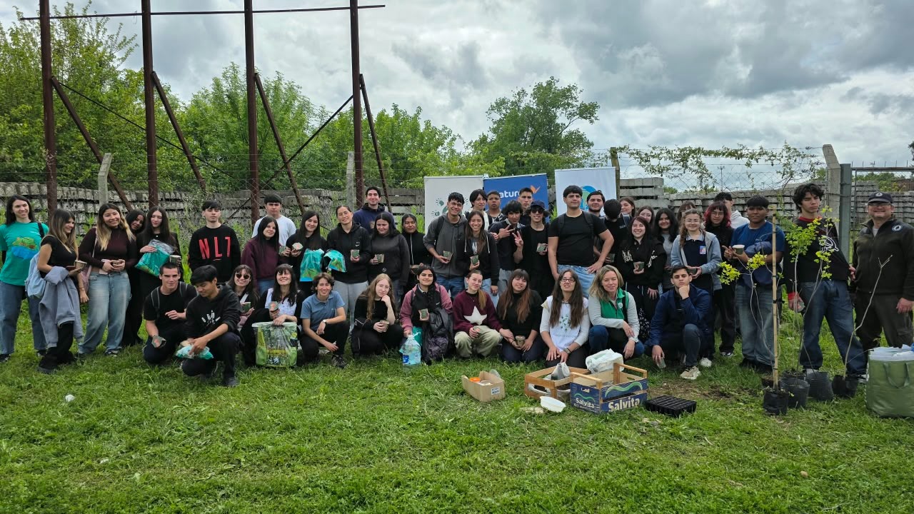 Se realizó la jornada ambiental “Sembrando Futuro” con la plantación de 30 ejemplares de especies nativas