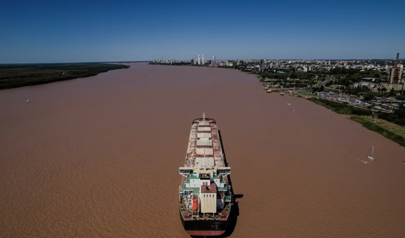 Caputo definió al funcionario que quedará al frente de la administración del puerto de Buenos Aires y de la hidrovía del Río Paraná