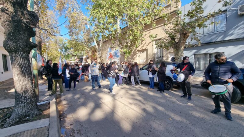 Movilización de SUTEBA por escuelas sin clases tras el temporal